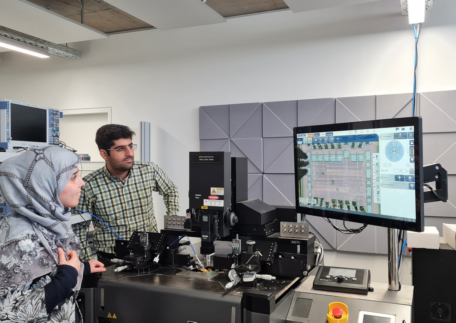 Fatemeh and Hamid in the lab