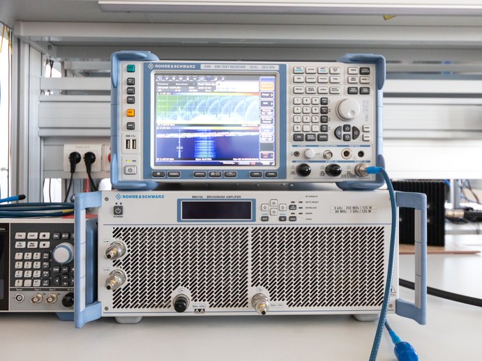 Versuchsaufbau zur EMV-Simulation